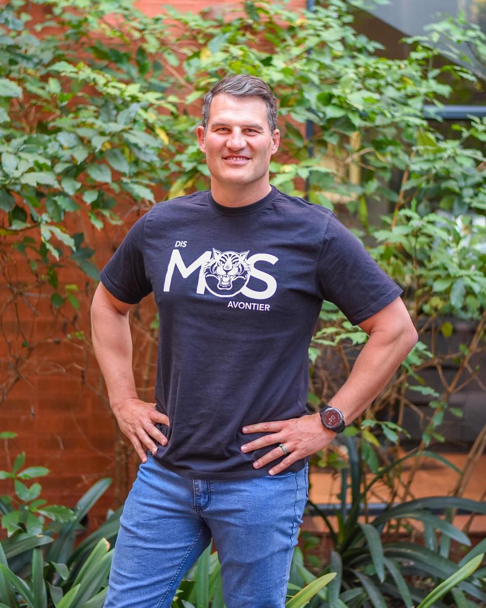 MOS.jpg