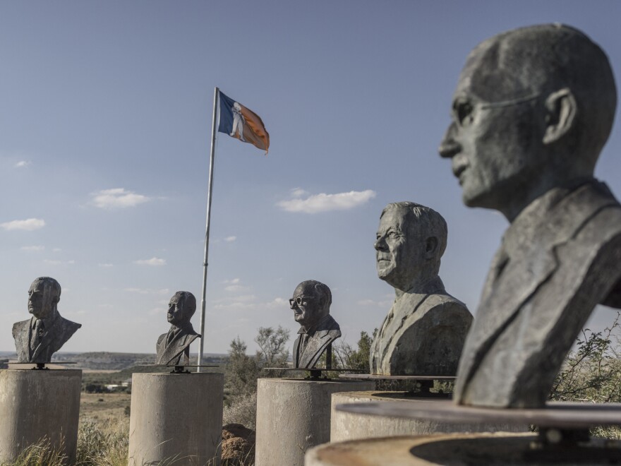 Ramaphosa onder druk oor regering se verhouding met Afrikaners en minderhede